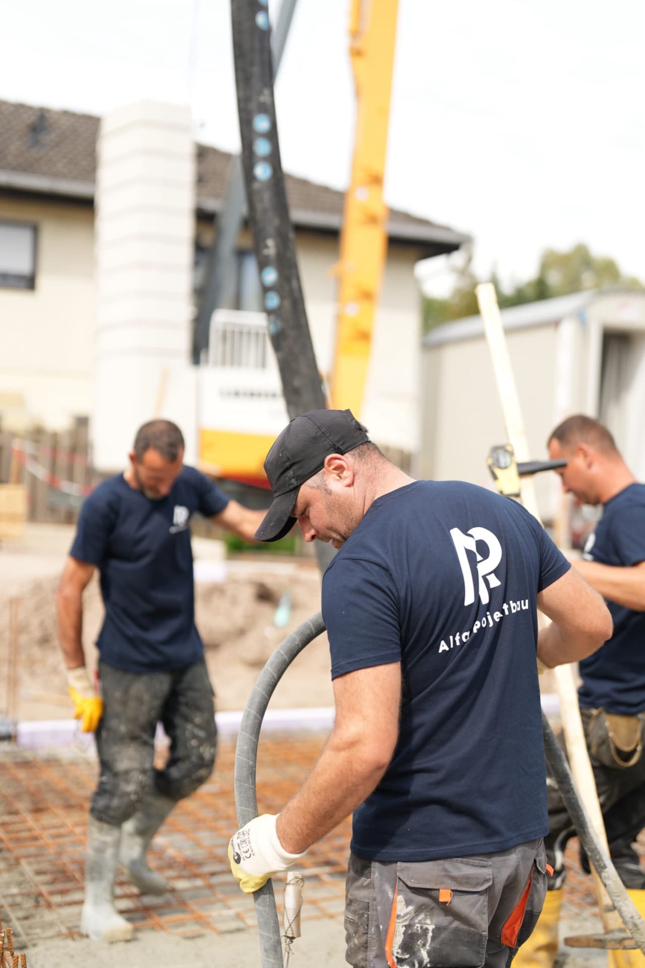 Das Team der Alfa Projektbau GmbH auf der Baustelle